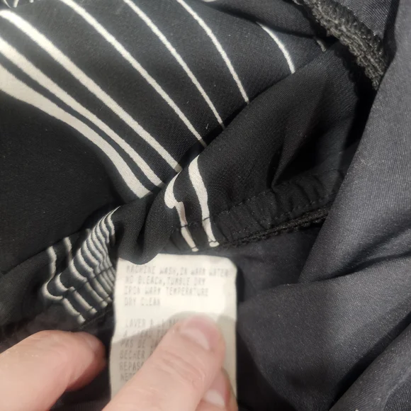 Addition Elle Black White Abstract Skirt Size 14 Chiffon Hem NWOT - Picture 5 of 6